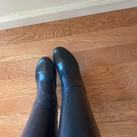 Perfect condition! Never worn and still in the original box - Picture 6 of 12